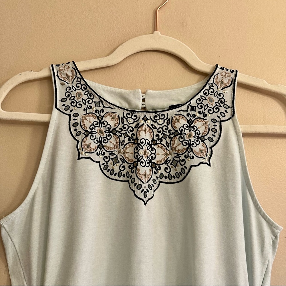White House Black Market Embroidered White Top - Picture 4 of 8